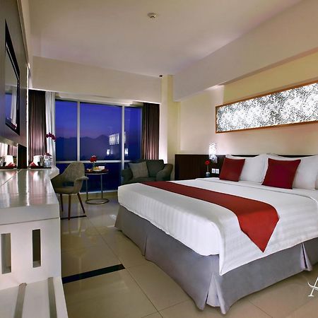 Atria Hotel Malang Exteriör bild