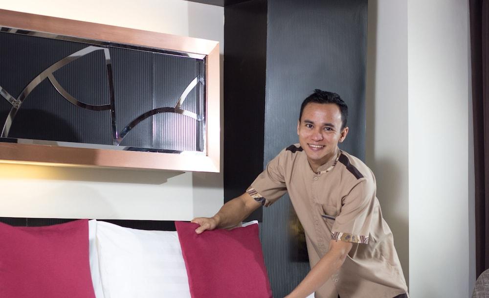 Atria Hotel Malang Exteriör bild