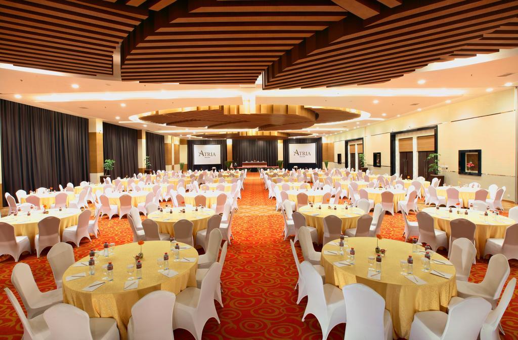 Atria Hotel Malang Exteriör bild