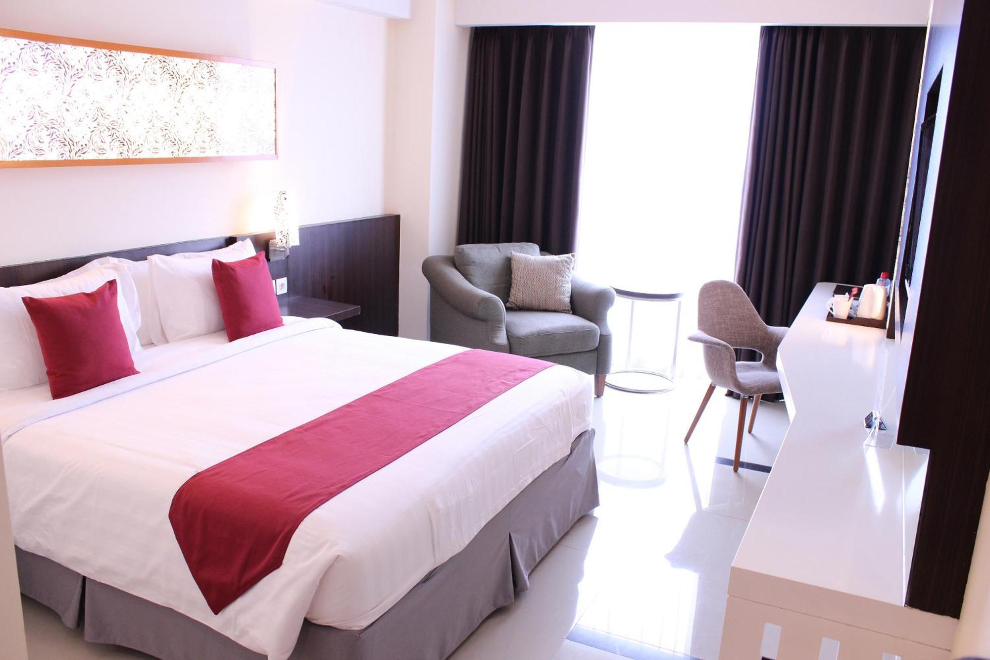 Atria Hotel Malang Exteriör bild