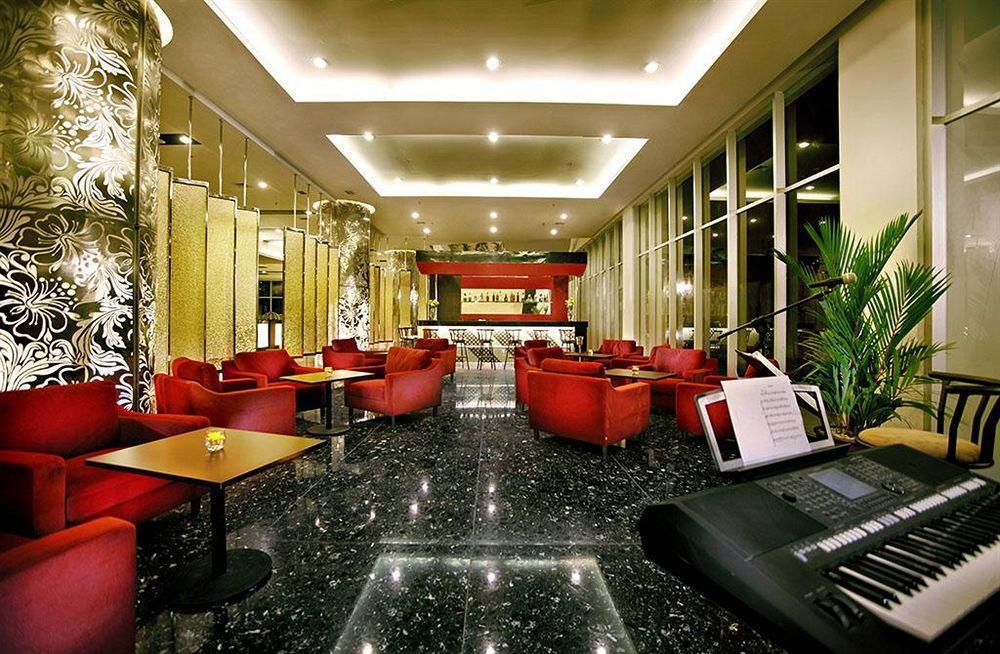 Atria Hotel Malang Exteriör bild