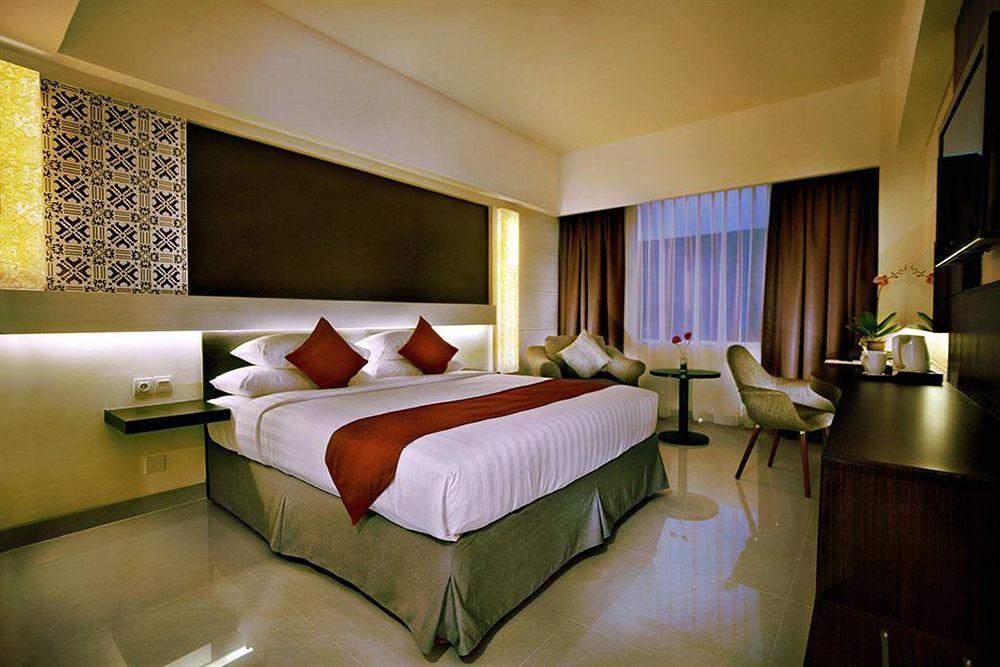 Atria Hotel Malang Exteriör bild