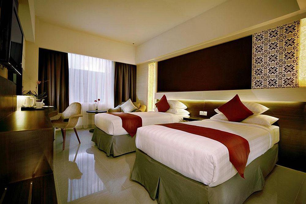 Atria Hotel Malang Exteriör bild