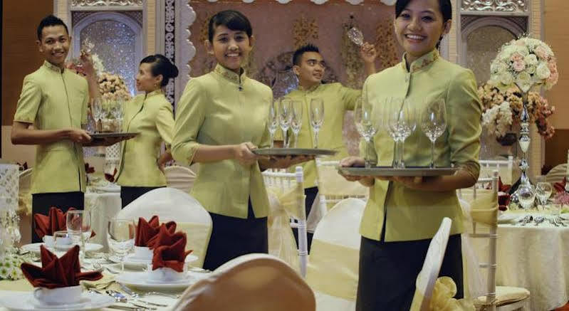 Atria Hotel Malang Exteriör bild